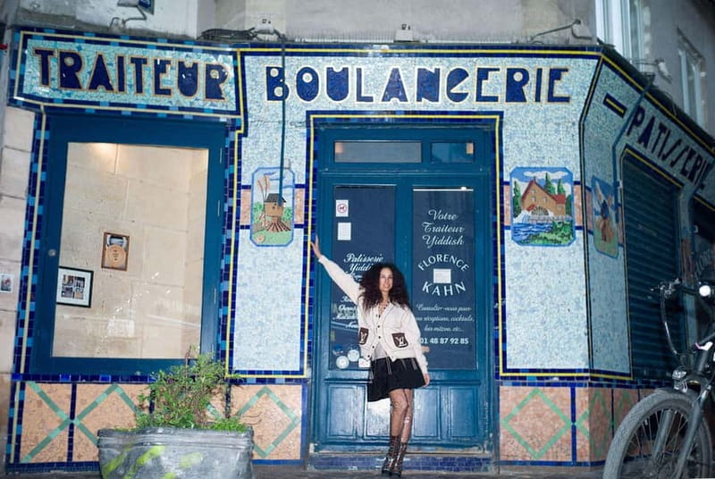 Paris: Private Marais District Photoshoot Plus 1 Polaroid - Frequently Asked Questions