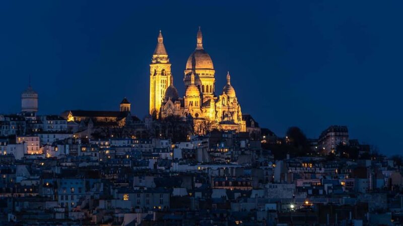 Paris: Private Night Tour with Driver for 3 personnes - Discover the Highlights of Paris by Night in a Private Car