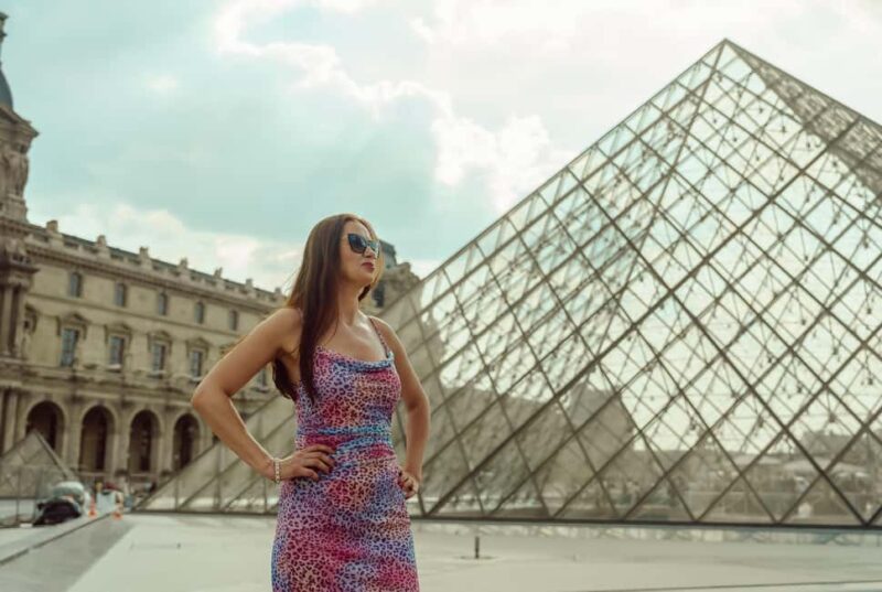 Paris: Private Photoshoot Outside the Louvre Museum - Key Points