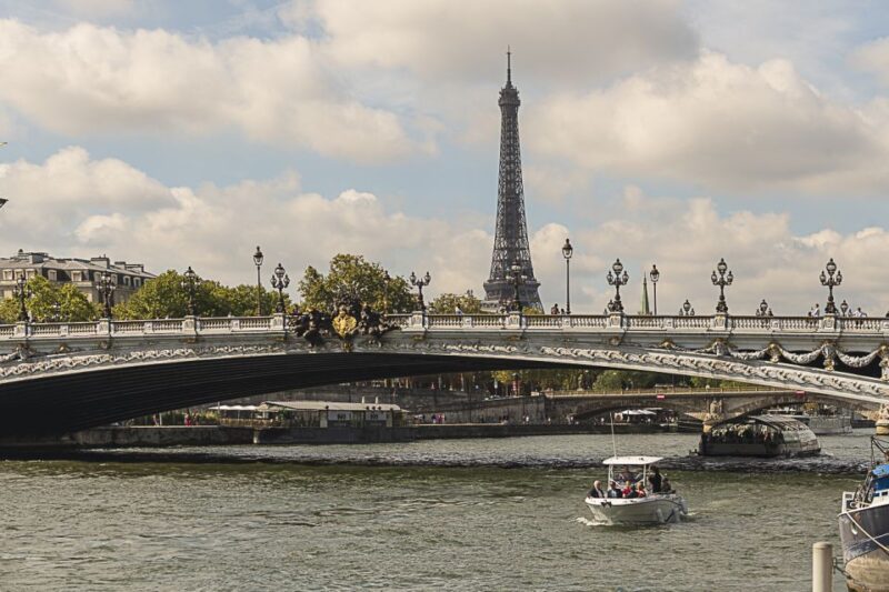 Paris: Private Seine River Cruise - Key Points