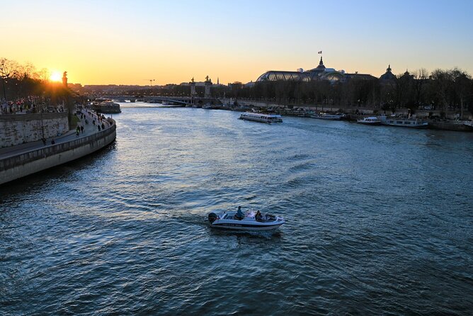 Paris Private Seine River Cruise Embark near Eiffel Tower - Key Points
