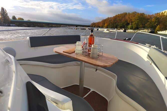 Paris Private Seine River Cruise with Captain - Key Points