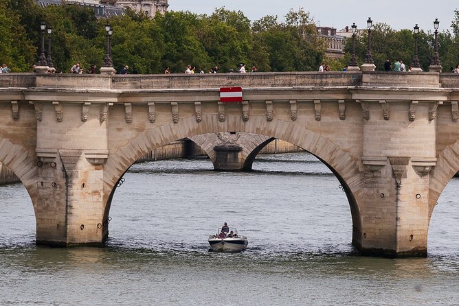 Paris Private Seine River Cruise with Captain - Notable Bridges and Architectural Marvels Along the Seine