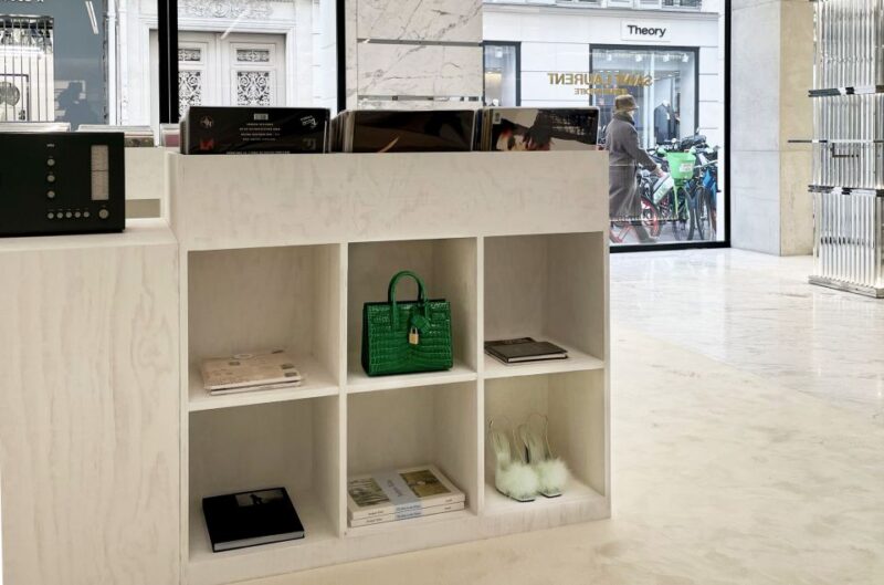 Paris Private Shopping Spree & Walking Tour with Local Guide - Customizing Your Shopping Experience