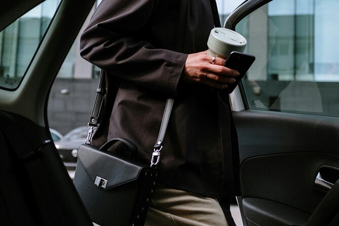 Paris: Private VIP Airport Transfers - Key Points