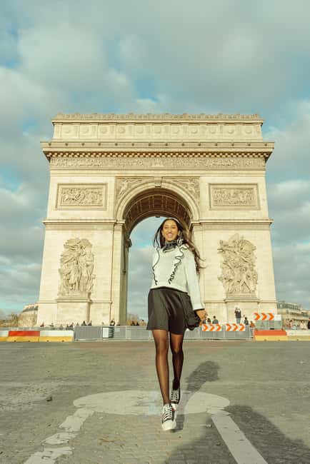 Paris: Professional Photoshoot at the Arc de Triomphe - Capturing Paris: A Private Photoshoot at the Arc de Triomphe for $80