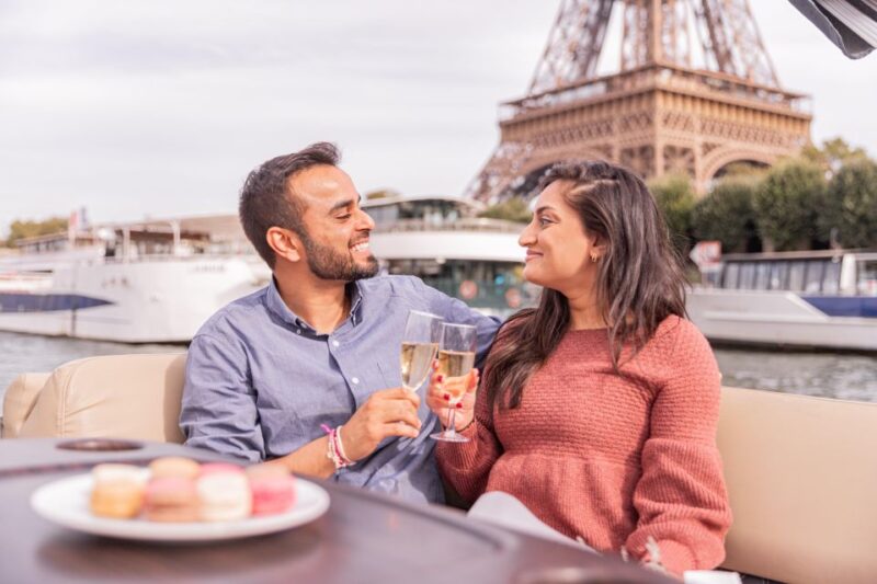 Paris Proposal / Private River Cruise + Photographer 1h - How This Tour Stands Out from Other Seine Cruises