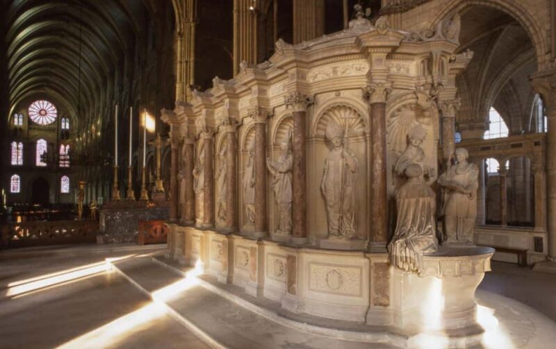 Paris: Reims Day Trip with Champagne Tastings - Champagne House Visits: Moët, Veuve Clicquot, and Taittinger