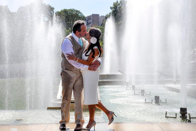 Paris Renew Your Wedding Vows Experience with Professional Photographer - The Role of Guides and Photographers: Friendly and Professional