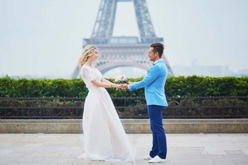 Paris: Romantic Couple Photoshoot (with flower bouquet!) - Frequently Asked Questions