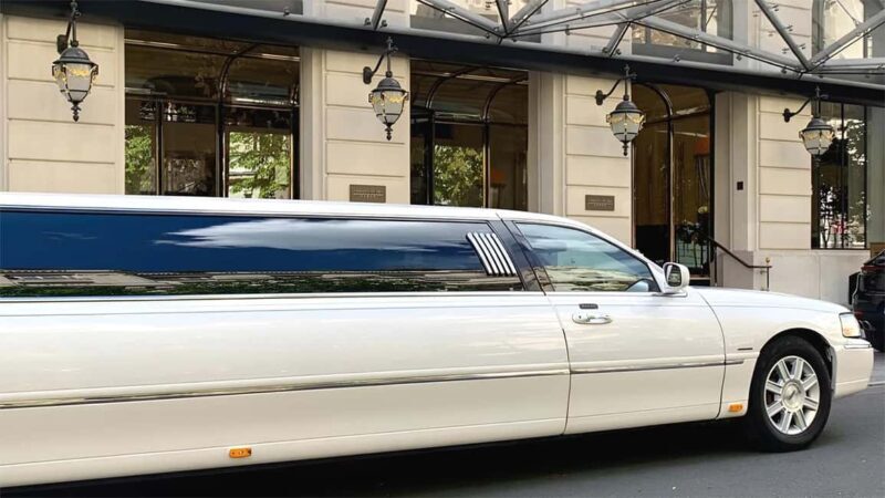 Paris: Romantic Limousine Tour - Discover the Unique Charm of the Paris Romantic Limousine Tour