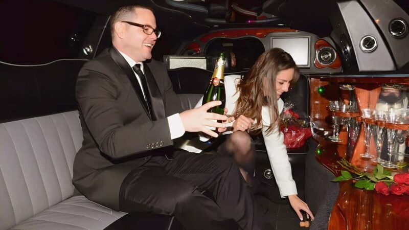 Paris: Romantic Limousine Tour - Logistics: Pickup, Timing, and Flexibility