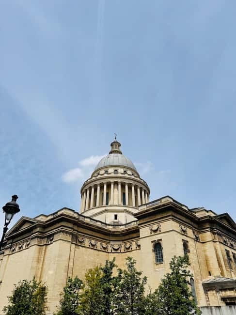 Paris: Saint-Germain. The luxury+intellectual side of Paris. - Discover the Elegant Charm of Saint-Germain with a Local Guide