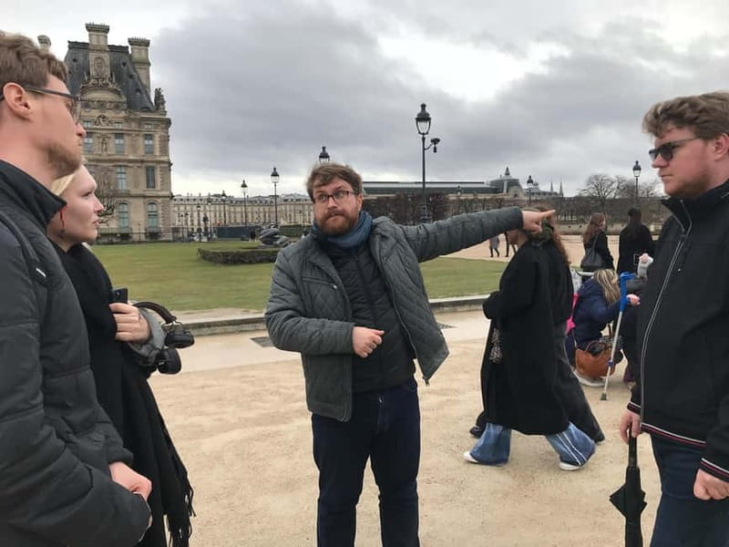 Paris : Scandals Guided Walking Tour - A Walk Through the Louvre with Hidden Histories