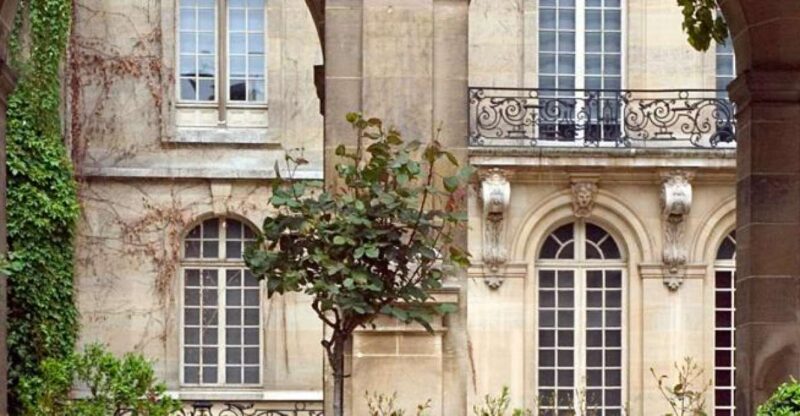 Paris Secret Gardens 1.30 hour long Walking Tour - Logistics and Practical Tips