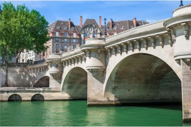 Paris: Secrets of Île de la Cité & Louvre Masterpieces - The Conciergerie’s Medieval and Revolutionary History