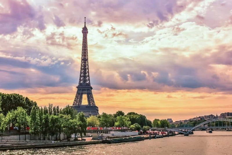 Paris: Seine Cruise & Crepe Tasting near the Eiffel Tower - Discover Paris from the Seine with a Tasty Twist at the Eiffel Tower