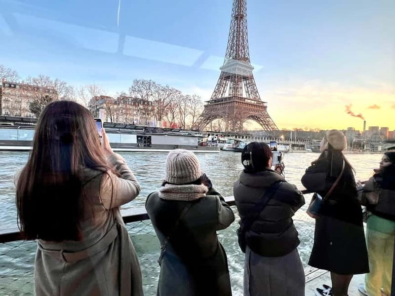Paris: Seine Cruise with French Music Playlist & Postcard - Discover Paris by Seine: A Scenic Cruise with French Music and Personal Touches