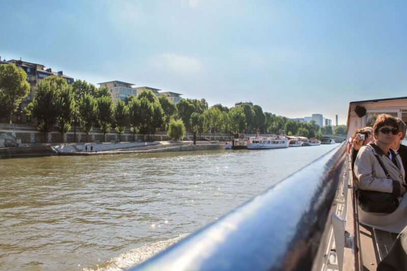 Paris: Seine River and Canal Saint-Martin Cruise - The Guide and Commentary: Knowledgeable and Engaging