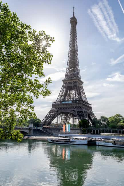 Paris: Seine River Cruise with Champagne from Eiffel Tower - The Starting Point: Vedettes de Paris near the Eiffel Tower