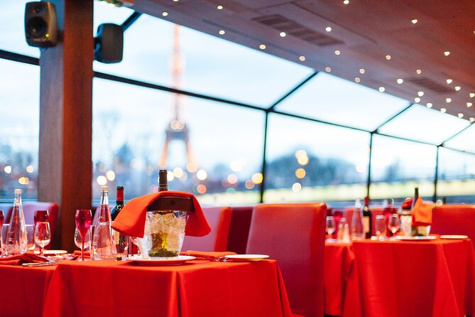 Paris Seine River Dinner Cruise with Live Music by Bateaux Mouches - Navigating the Iconic Paris Landmarks from the Seine