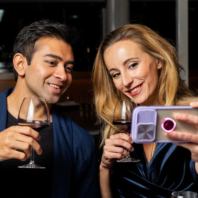 Paris: Seine River Dinner Cruise with Live Music - Exploring the Seines Iconic Landmarks from the Water