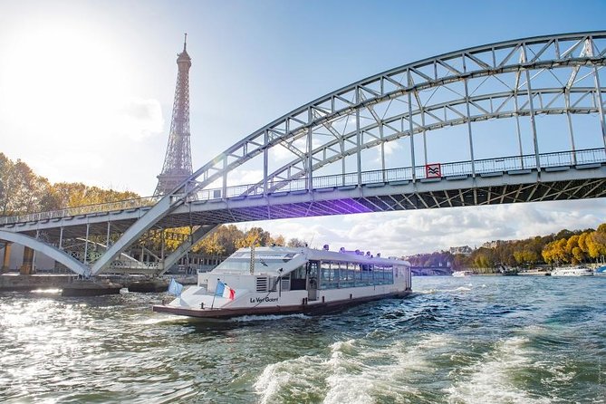 Paris Seine River Gourmet Lunch Cruise with Champagne Option - Quality of Service and Overall Atmosphere