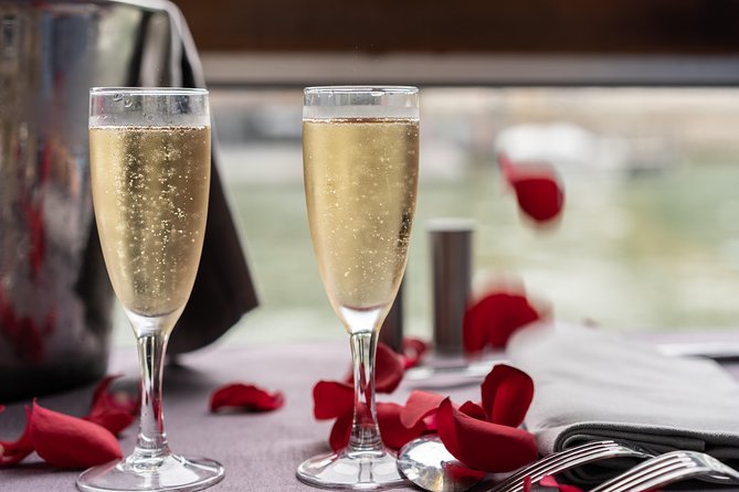 Paris Seine River Gourmet Lunch Cruise with Champagne Option - Accessibility and Group Size