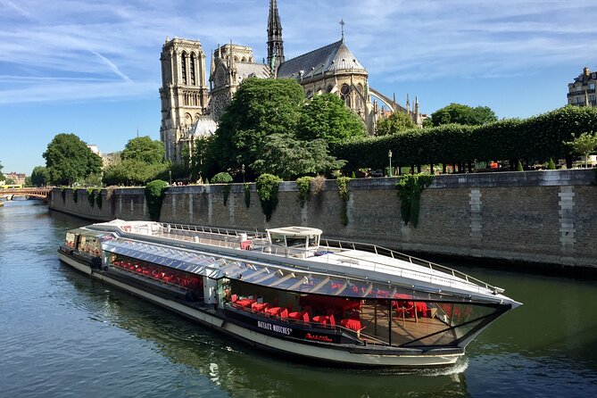 Paris Seine River Lunch Cruise by Bateaux Mouches - Key Points
