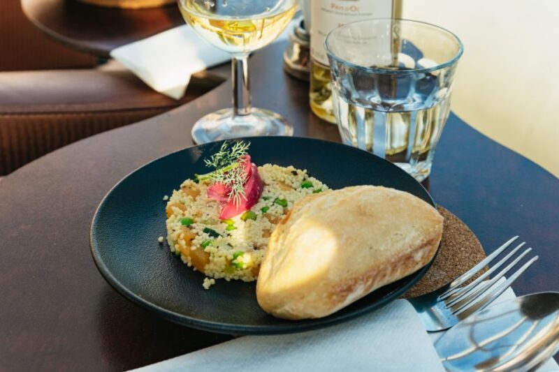 Paris: Seine River Panoramic Views Dinner Cruise - The Food: French "Cocotte" Dishes and Beverages