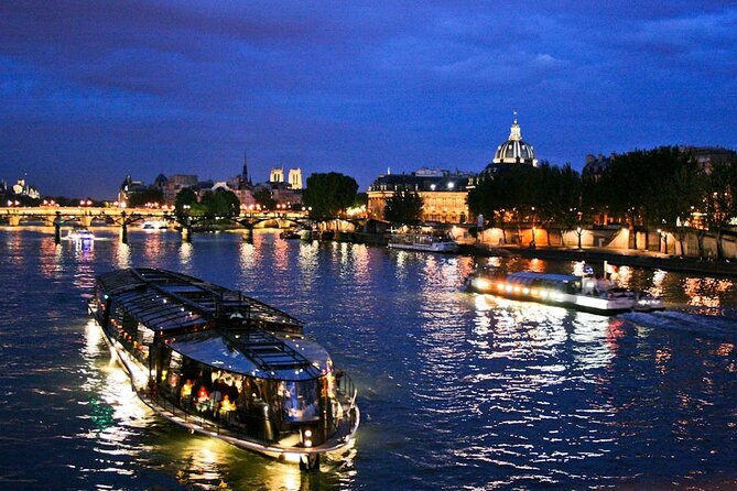 Paris Seine River Sightseeing Cruise Tour - Viewing the Sights: From Notre Dame to the Louvre