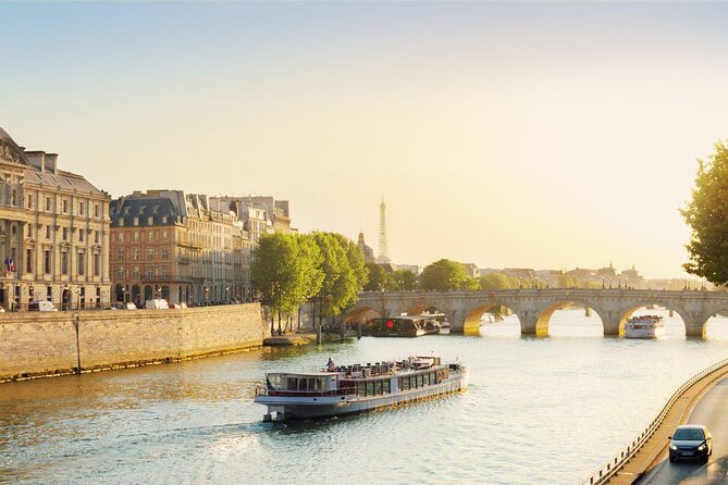 Paris Seine River Sightseeing Cruise with Commentary by Bateaux Parisiens - Key Points