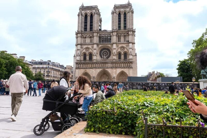 Paris Semi Private Walking Tour: Louvre, Eiffel Tower & Boat - Discover Paris with an Exclusive Small Group Tour