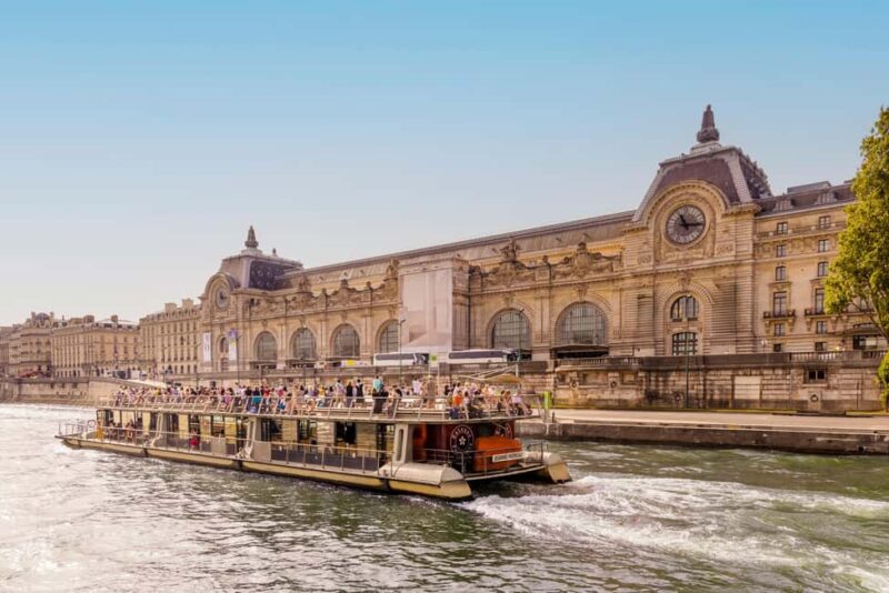 Paris: Sightseeing Cruise with 'Les Incollables' Quiz - Discover Paris from the Water with a Family-Friendly Sightseeing Cruise