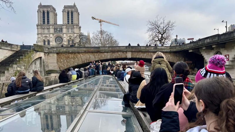 Paris: Sightseeing Cruise with 'Les Incollables' Quiz - Navigating the Seine: Key Landmarks and Views
