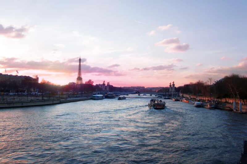 Paris: Sightseeing Cruise with 'Les Incollables' Quiz - Flexibility and Practical Details for Booking