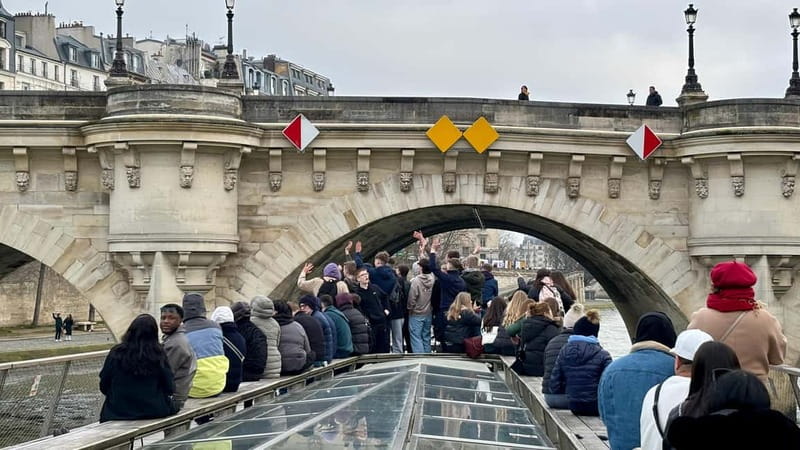 Paris: Sightseeing Cruise with 'Les Incollables' Quiz - Comparing this Cruise to Other Seine River Tours
