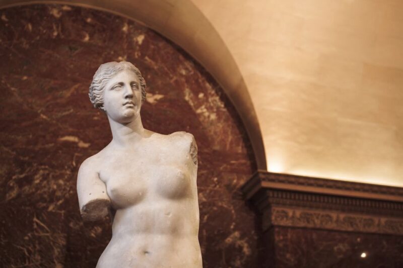 Paris: Skip-the-Line Louvre Highlights Tour with Mona Lisa - Practical Information: Group Size, Accessibility, and Meeting Details