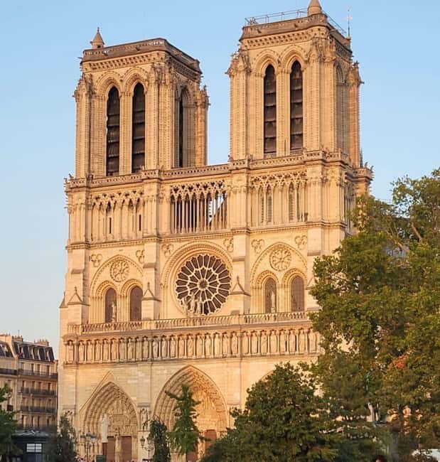 Paris: Small Group Interior Tour of Notre Dame ( Max 5 ) - Early Morning Visits: A Quiet and Reflective Experience