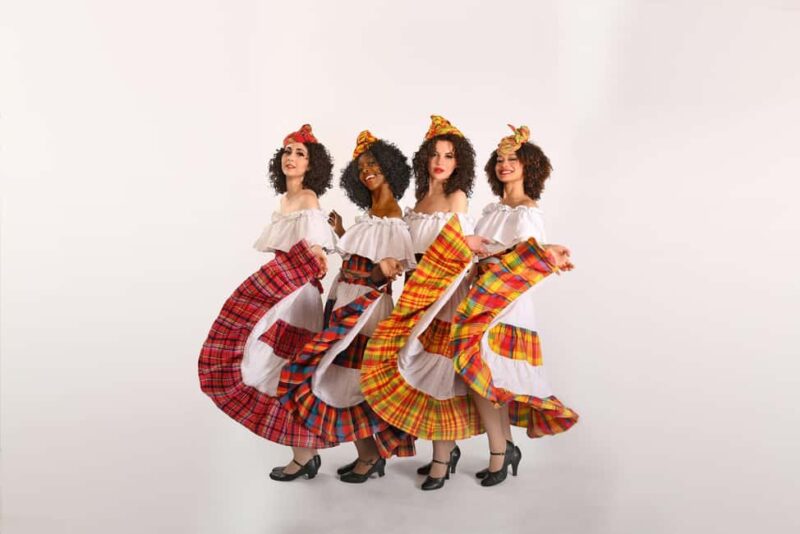 Paris - St Valentin Romantic Dinner Cruise on the Seine - Key Points