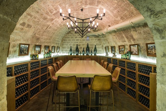 Paris - Ten Wines and Ten Cheeses Tasting in a Royal Cellar - The Expertise of the Guides