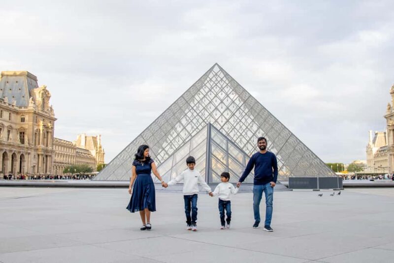 Paris: The Essentials, Private Photoshoot - Accessibility and Group Size