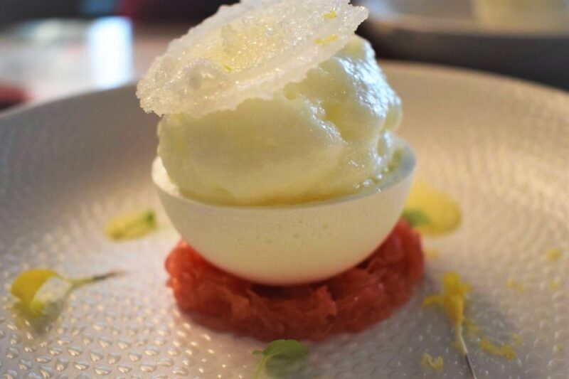 Paris: The French Food Highlights Tour - The Personalities and Expertise of François