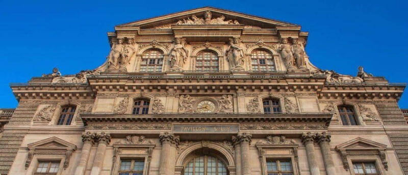 Paris: The secret of the Louvre's facades Guided Tour - Exploring the Louvre’s Medieval Origins
