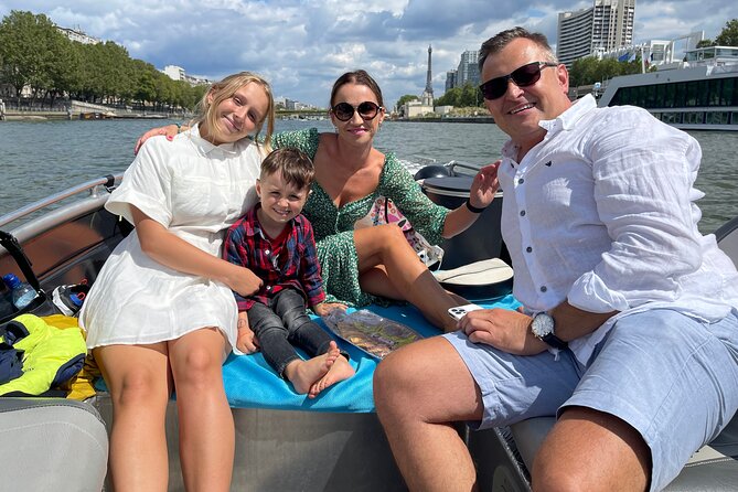 Paris Top Sights Seine River Private Boat Excursion - Key Points