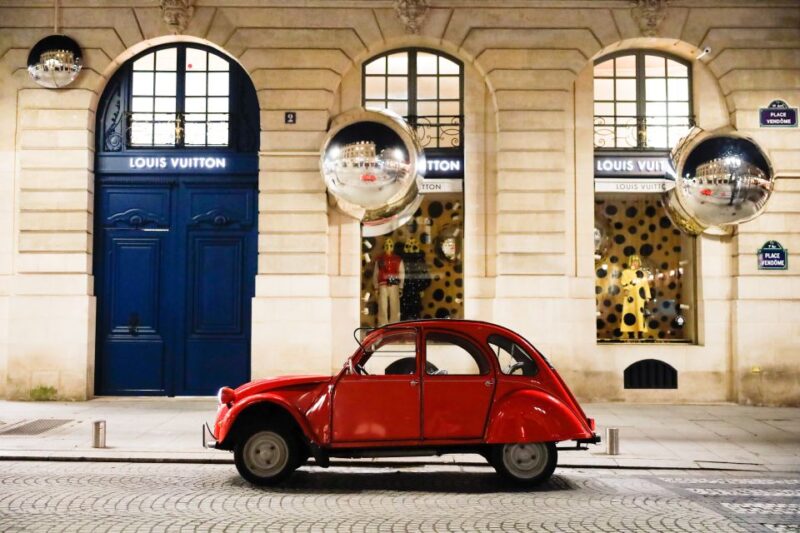 Paris :Tour 2CV Paris Secret - Discover the Charm of Montmartre in a Vintage 2CV