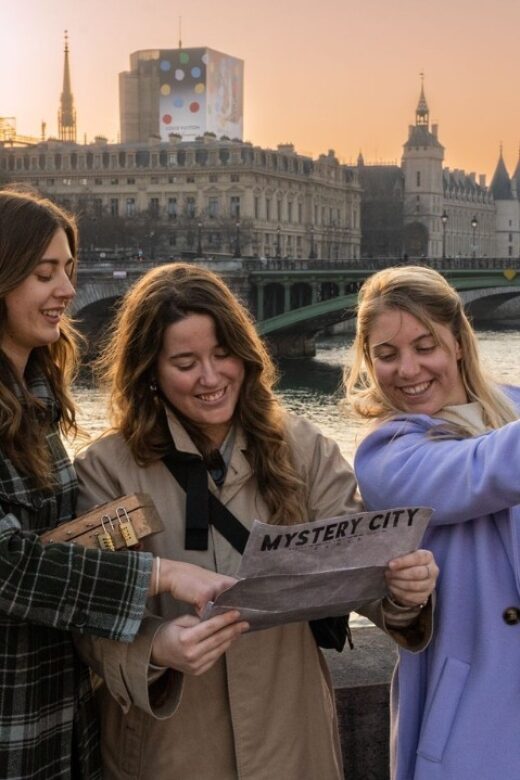 Paris: Treasure Hunt & Walking Tour "Secret Weapon X" - Flexibility in Playing Style and Group Size