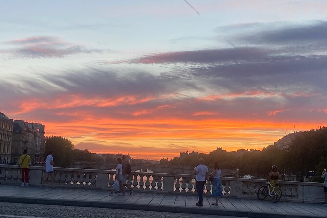 Paris until the heart of the night - An Intimate Night Tour in Paris of Lights