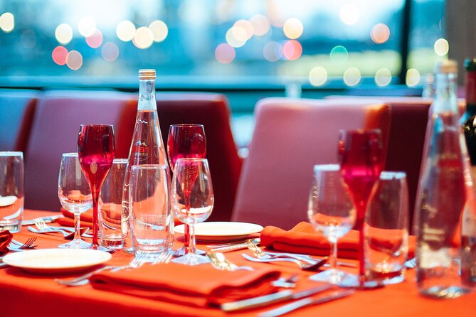 Paris Valentine's Day Dinner Cruise by Bateaux-Mouches - Duration and Pacing of the Cruise