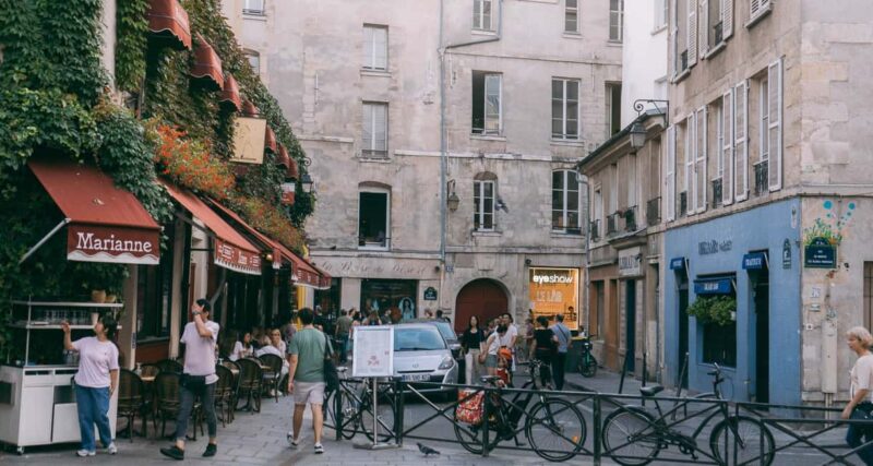 Paris - Visit the famous " Le Marais " with a Private Guide - Discovering Le Marais’s Historic Courtyards and Streets